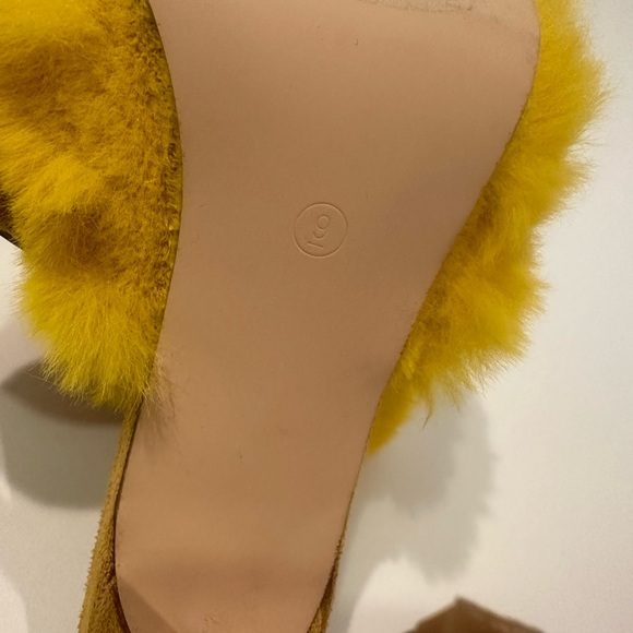 Heals size 9 yellow fluffy - Picture 3 of 5